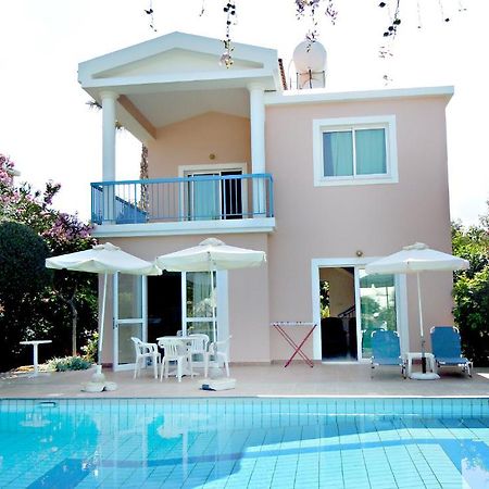 Rododafni Villas Klorakas Pokoj fotografie