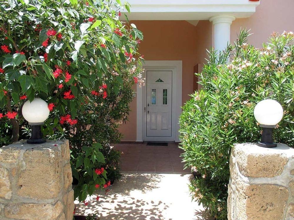 Rododafni Villas Klorakas Exteriér fotografie