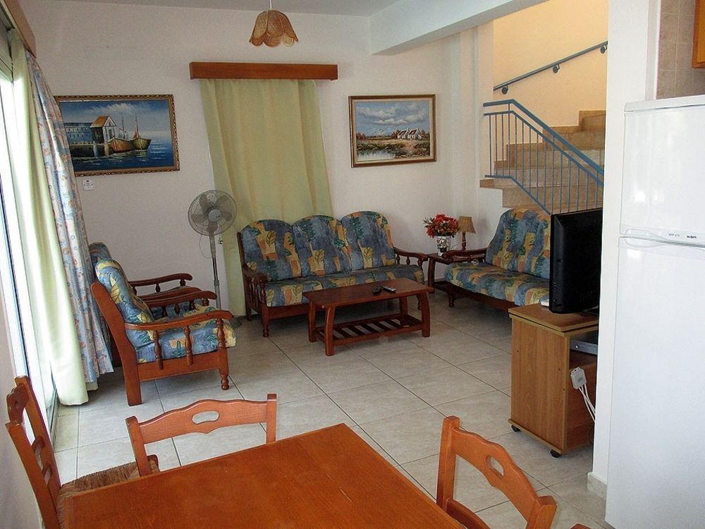Rododafni Villas Klorakas Exteriér fotografie