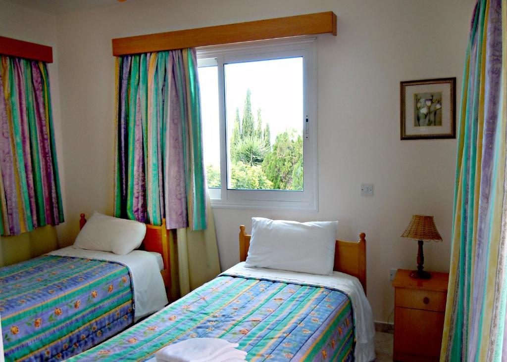 Rododafni Villas Klorakas Pokoj fotografie