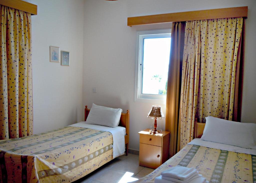 Rododafni Villas Klorakas Pokoj fotografie