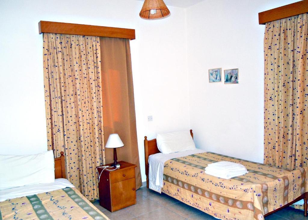 Rododafni Villas Klorakas Pokoj fotografie